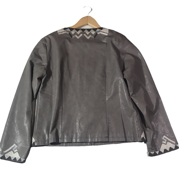Luii Gray PU Faux Leather Aztec Inspired Design Jacket Size Medium - Picture 5 of 10